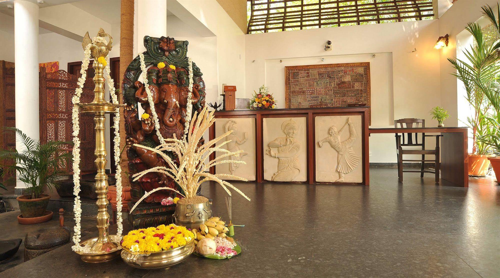 Hotel Ananda Lakshmi Ayurveda Retreat Chowara Exterior foto